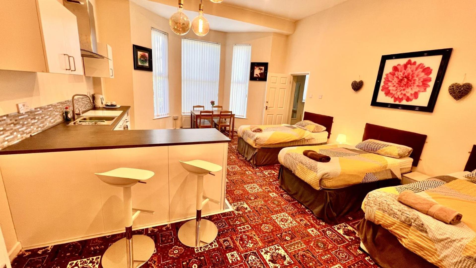 Castle Lodge Guest House 86-88 Sheil Rd L6 3Af 利物浦 外观 照片